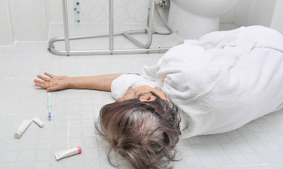 elderly-woman-falling-in-bathroom-because-slippery-surfaces-no-pers-622477766